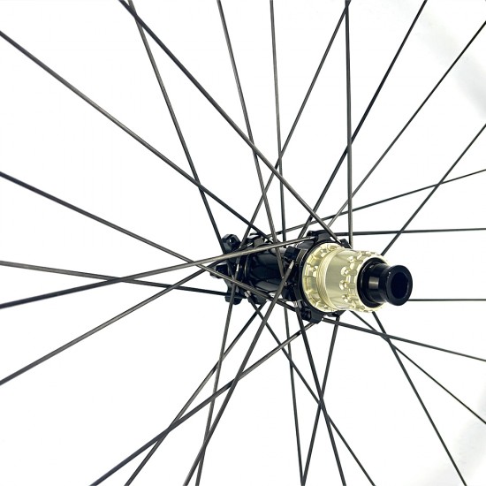 Ultralight  999g 29er MTB Carbon Wheelset 33x20mm inner Width 27mm Tubeless Hookless Asymmetric